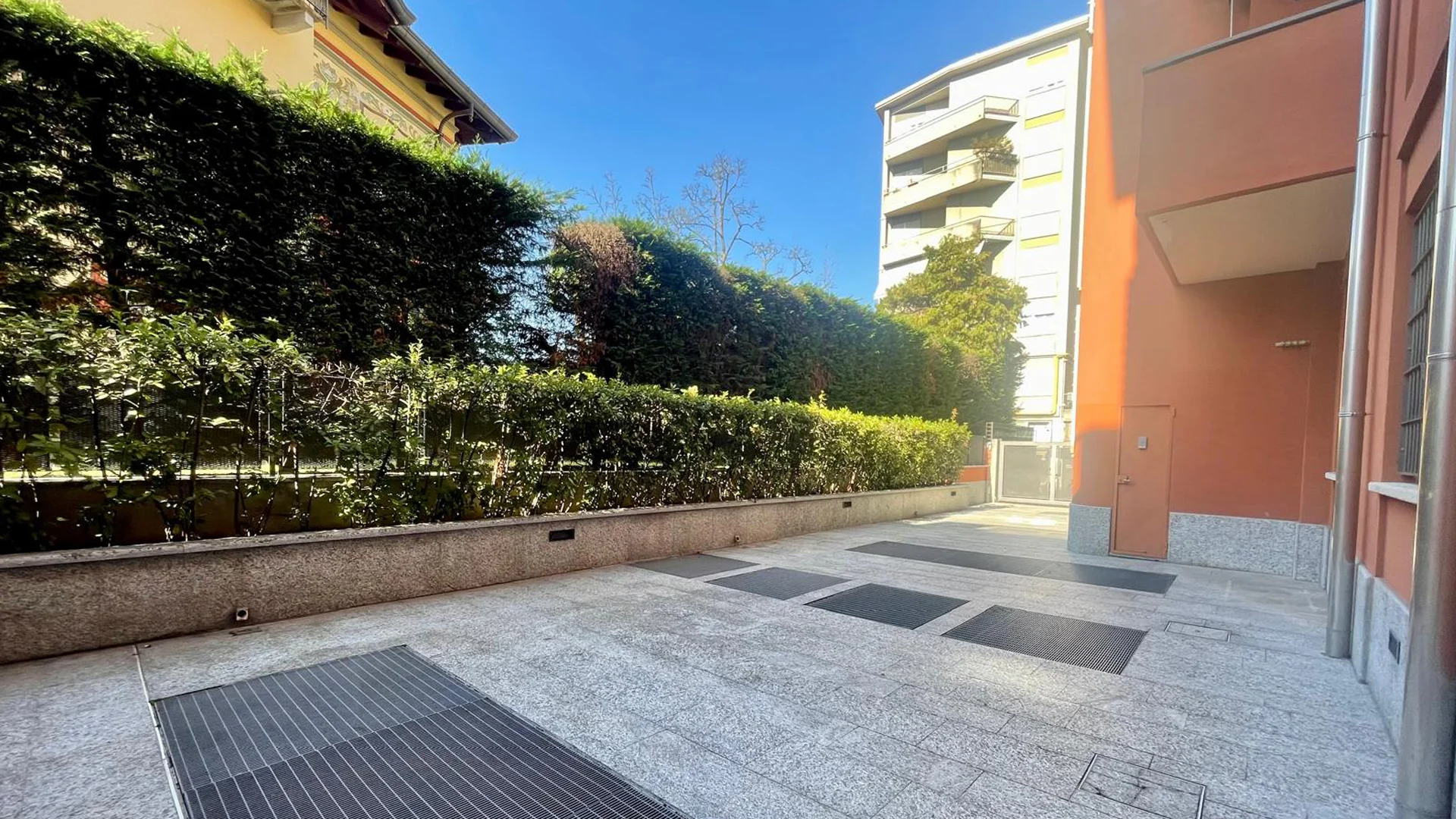 Appartamento trilocale in vendita a Cantù centro.