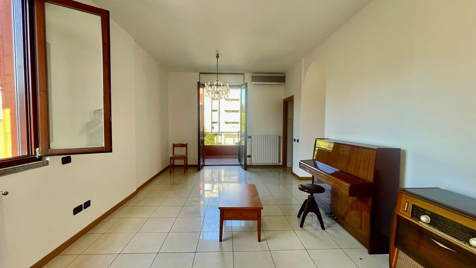Appartamento trilocale in vendita a Cantù centro.